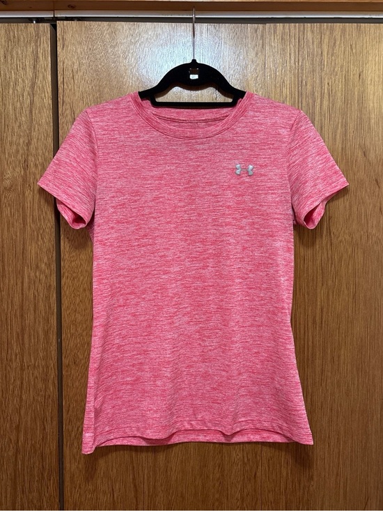 Under Armour Tops - Under Armour Hot Pink Heatgear Top